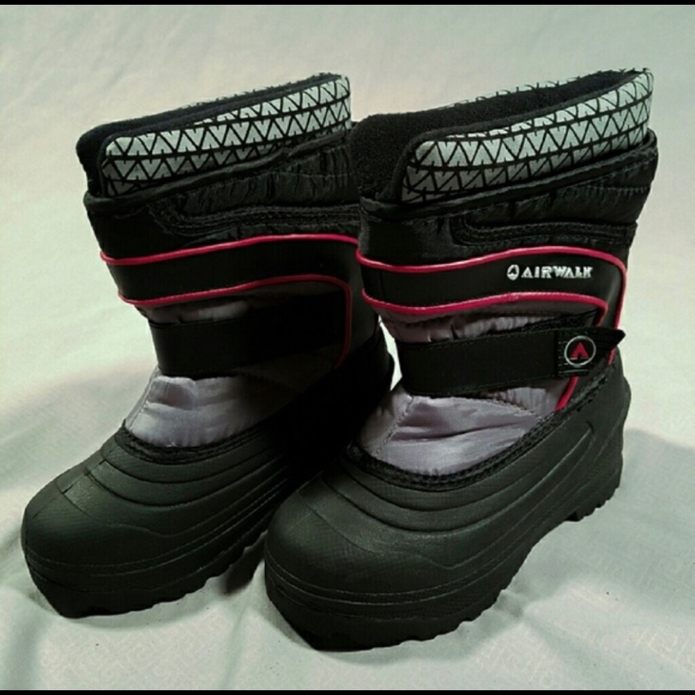 Snow boots